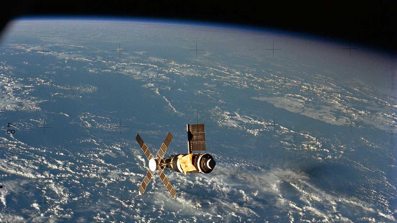 An overhead view of the Skylab Space Station taken from the departing Skylab Command/Service Module during the Skylab 2's final fly-around inspection in June, 1973.