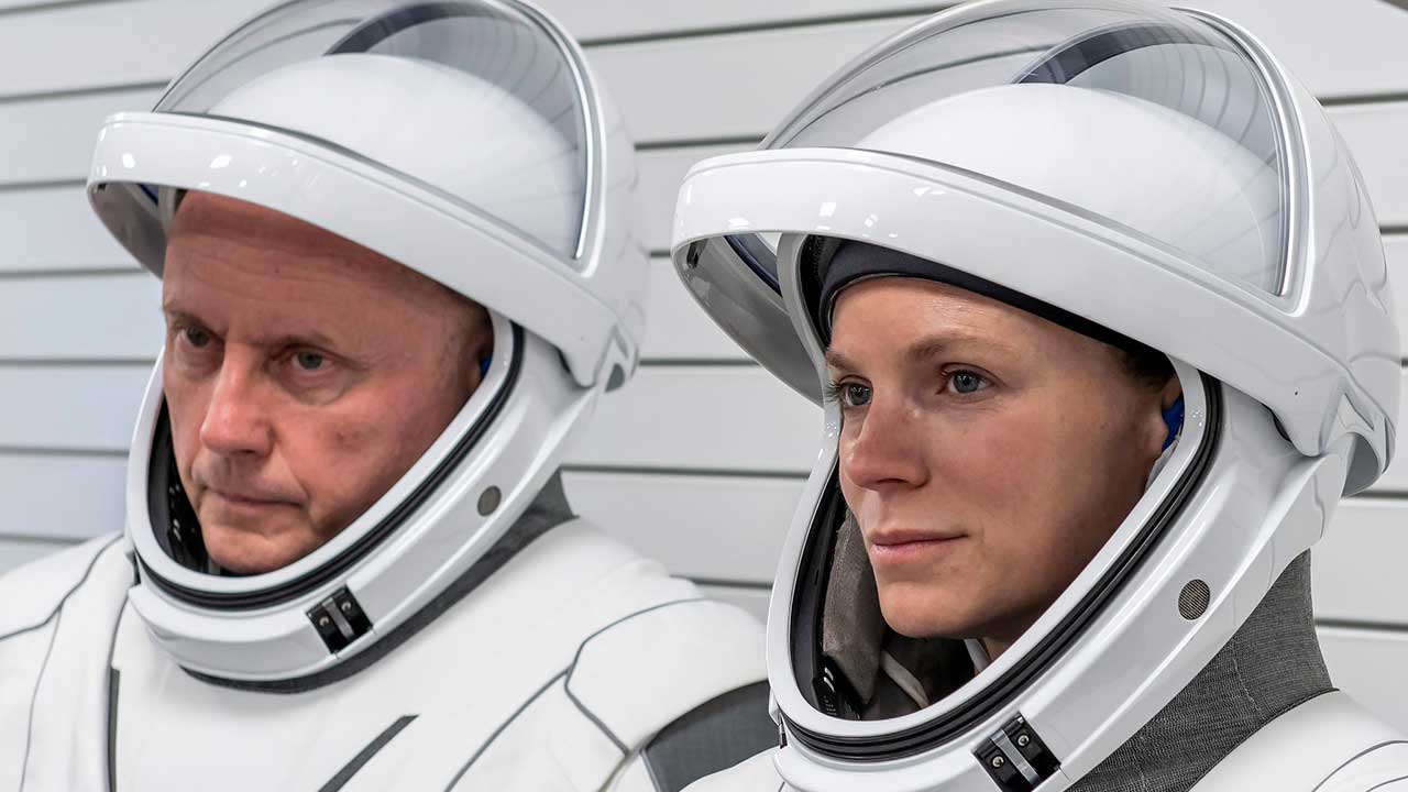 NASA astronauts Mike Fincke (left) and Zena Cardman are the pilot and commander of NASA's SpaceX Crew-11 mission.