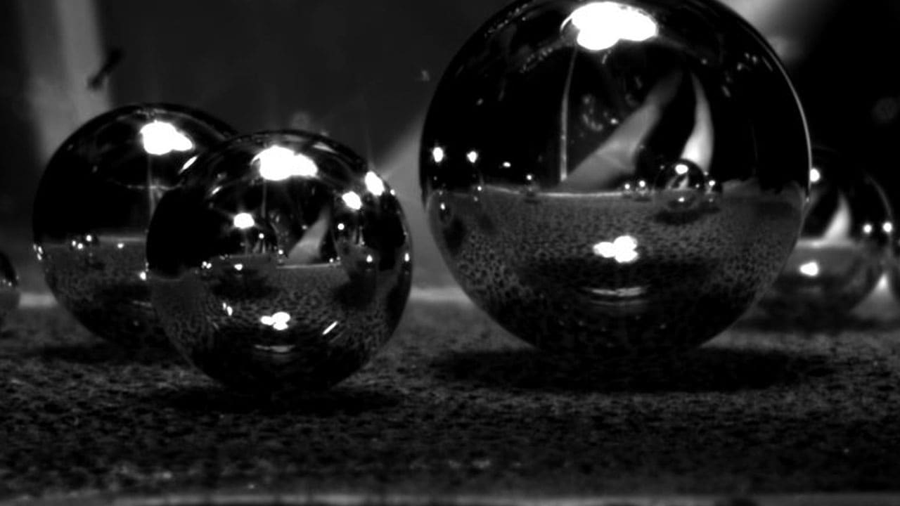Surface bubbles grown on a microstructured surface under microgravity.