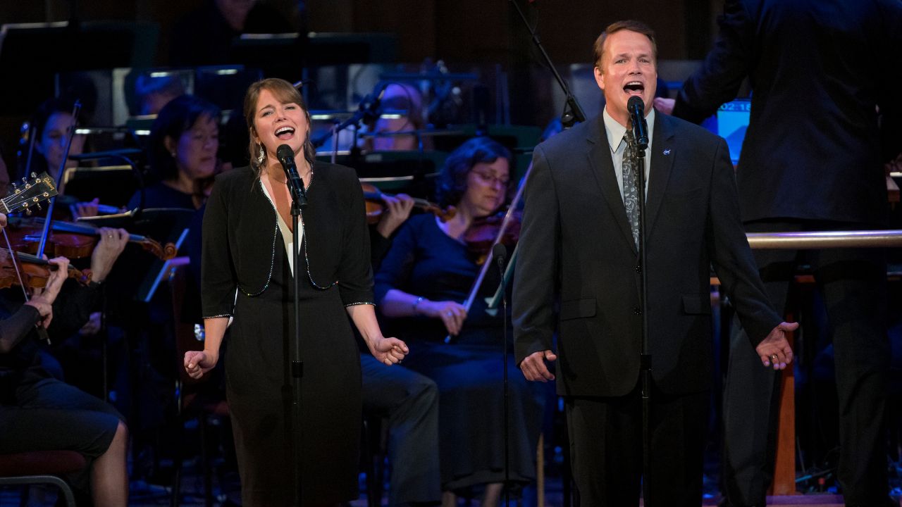 heartstrings Mark Armstrong, son of Apollo 11 astronaut Neil Armstrong, performed a heartfelt song titled “Flight of Fancy” alongside his daughter.