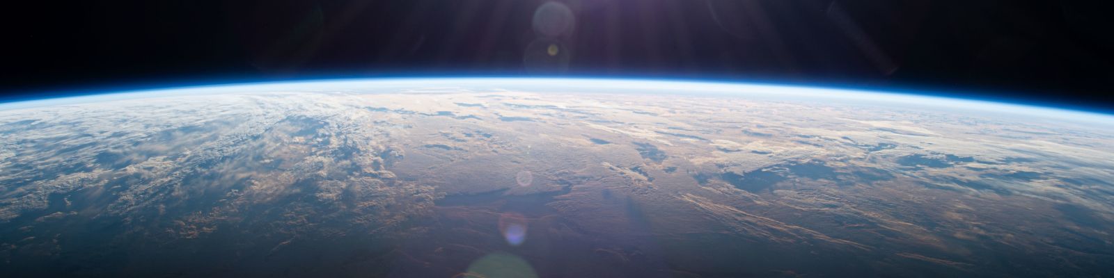 earth-wide-1600x450 Earth's horizon